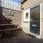 Zomerhuis Benita\'S Met Parkeer Plaats