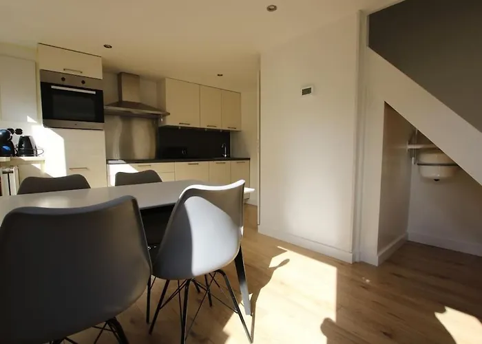 Zomerhuis Benita\'S Met Parkeer Plaats