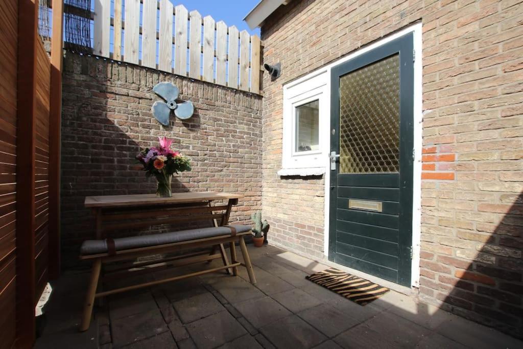 Zomerhuis Benita's Met Parkeer Plaats Appartement *
